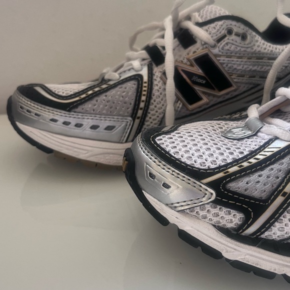 [Like New!] NEW BALANCE 1906R Black / White / Gold Metallic: Sz M5 / W 6.5 - Picture 10 of 14